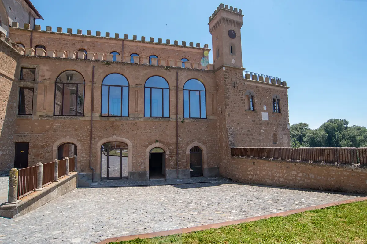 Mornico di Losana Castle