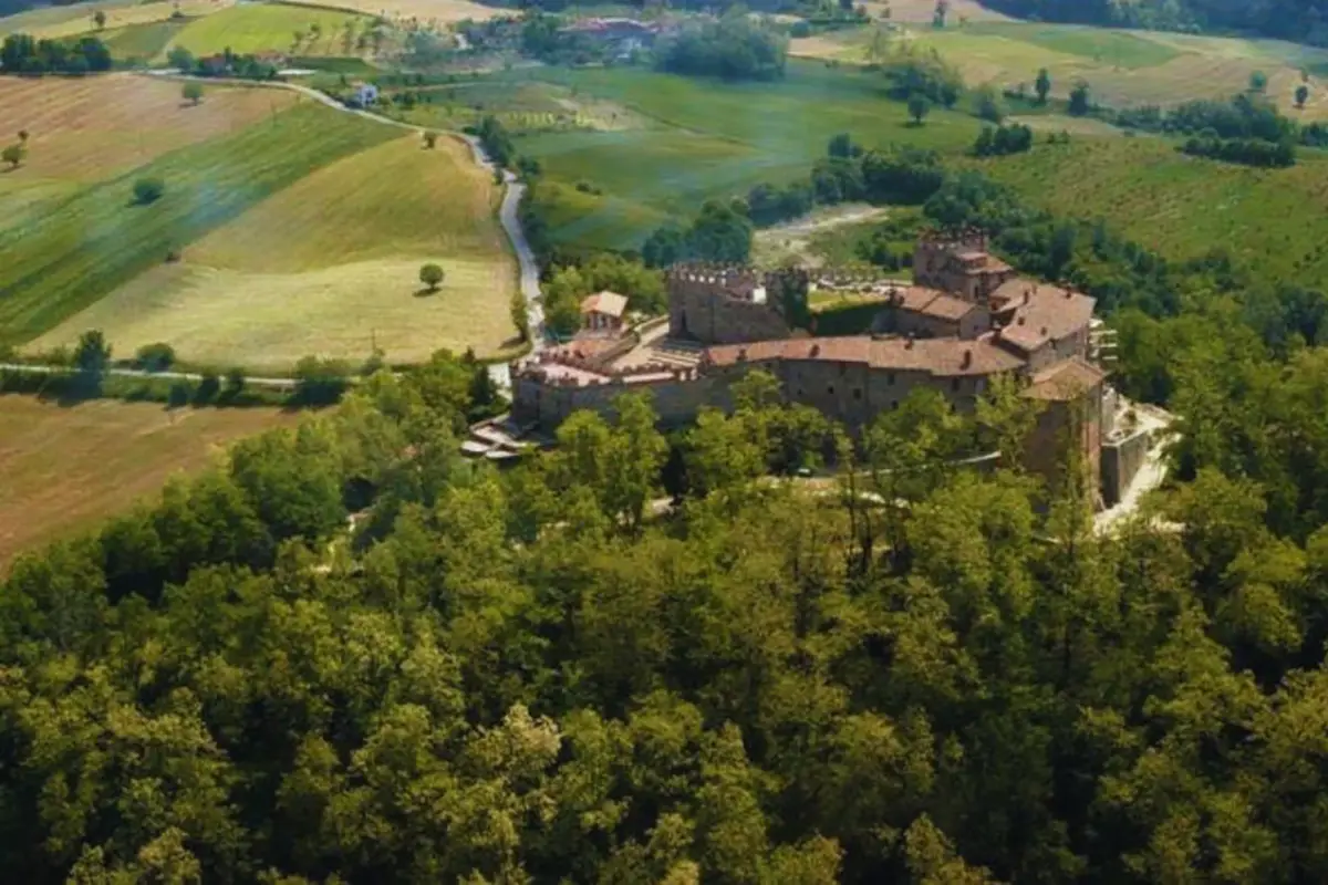 Scopri Montesegale nell'Oltrepò Pavese