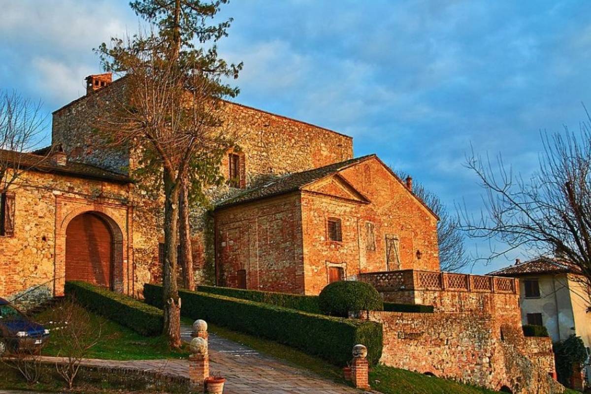 Vieni a scoprire il borgo storico Pietra de' Giorgi