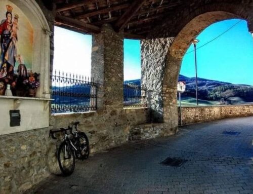 Il Portale di Ingresso al Borgo Antico di Bagnaria: Una Porta sulla Storia dell’Oltrepò Pavese