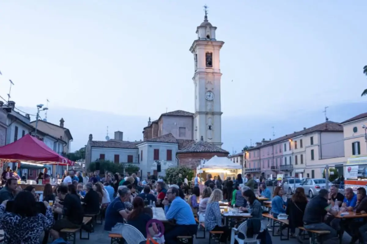 DiVinAgosto 2026 a Rovescala con musica dal vivo e cucina in piazza dal 25 al 30 agosto