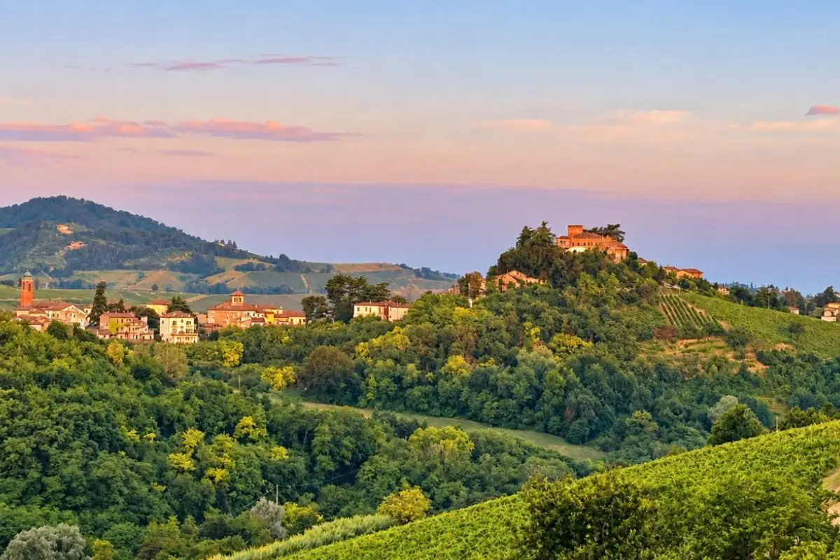 Fiera dell’Agricoltura a Pietra de’ Giorgi nell’Oltrepò Pavese, tra tradizioni contadine, trattori d’epoca e prodotti tipici.